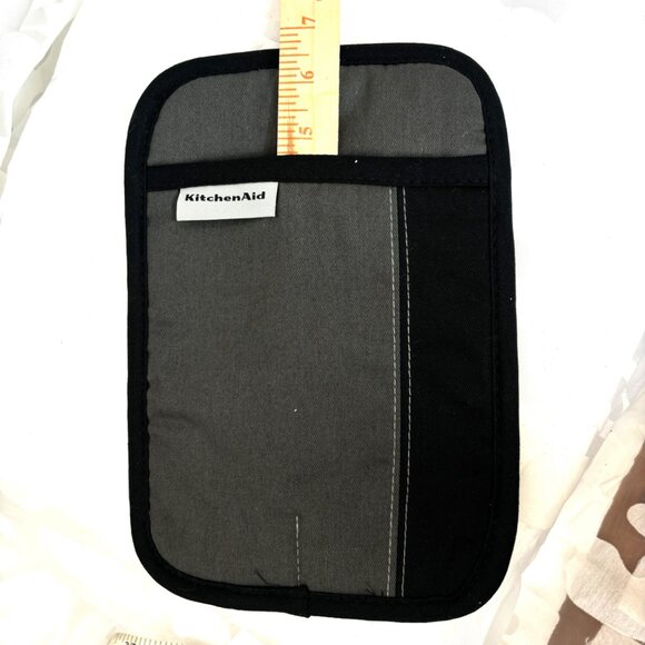 KitchenAid Beacon Non-Slip Pot Holder 2 pc Set Two-Tone Silver/Onyx Black NWOT - Picture 7 of 8